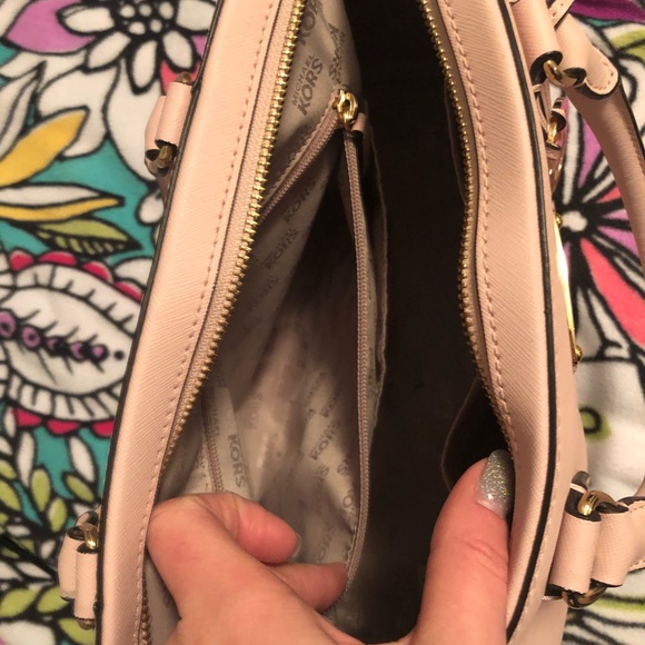 Michael Kors Handbag - Picture 7 of 8